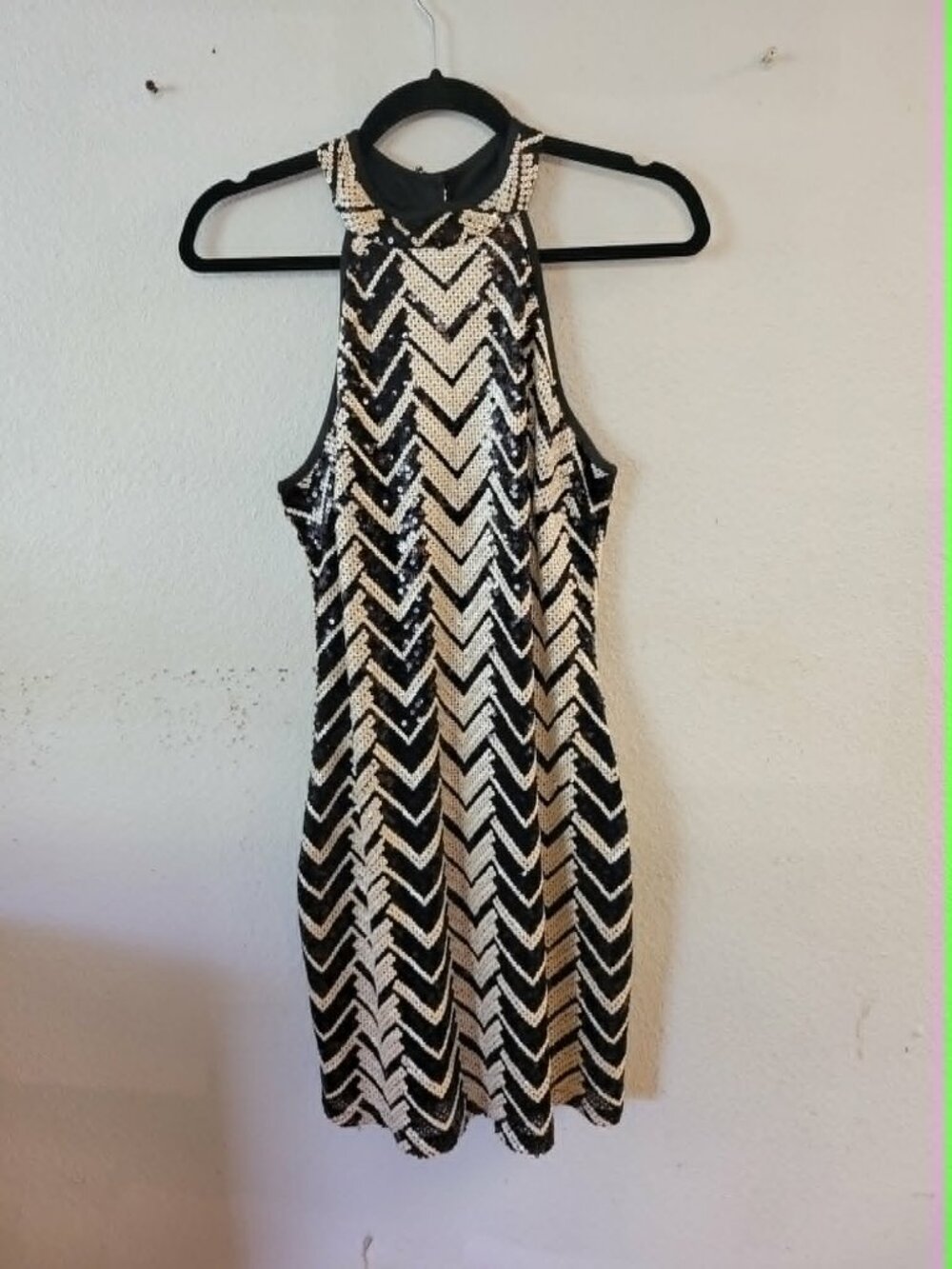Size Large Sequin Honey & Rosie Sleeveless Dress Short